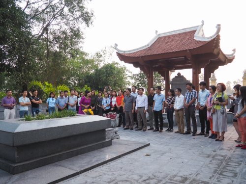  Đoàn khảo sát tại Khu di tích quốc gia đặc biệt Đại thi hào Nguyễn Du